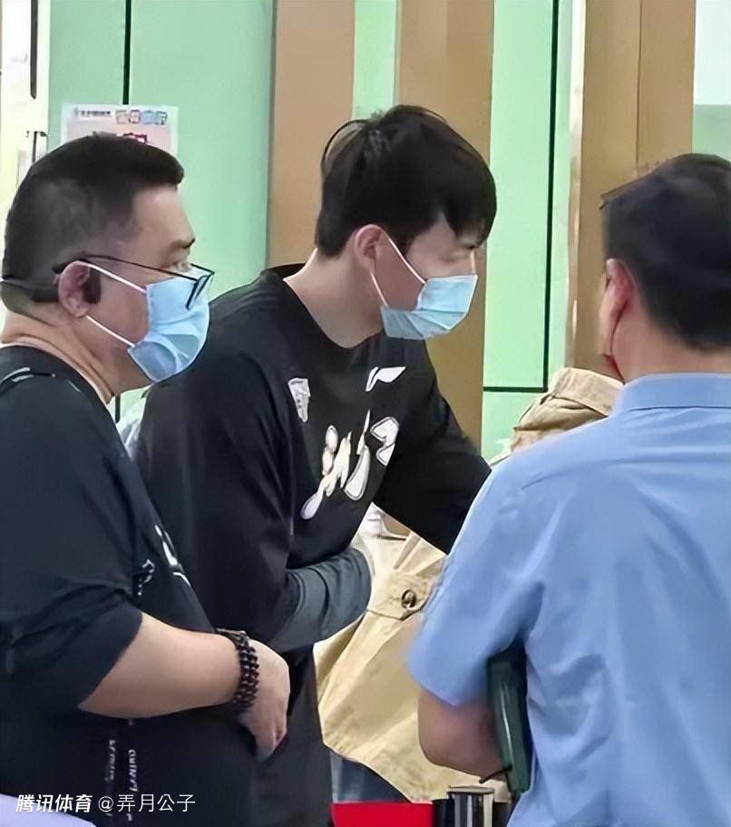 叶辰对李亚林的死亡，多少也有些惋惜。